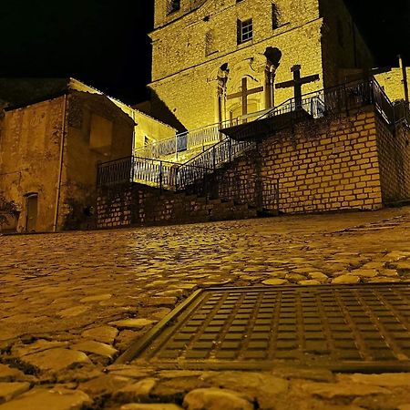 Affittacamere La Cartiera Palazzo Adriano Buitenkant foto