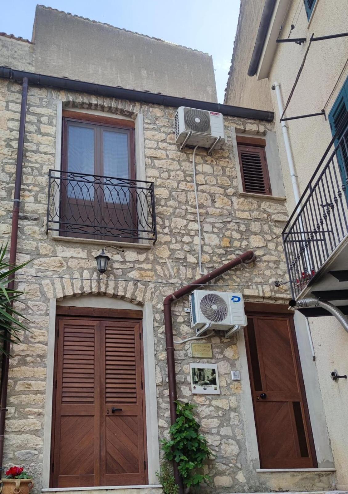 Affittacamere La Cartiera Palazzo Adriano Buitenkant foto